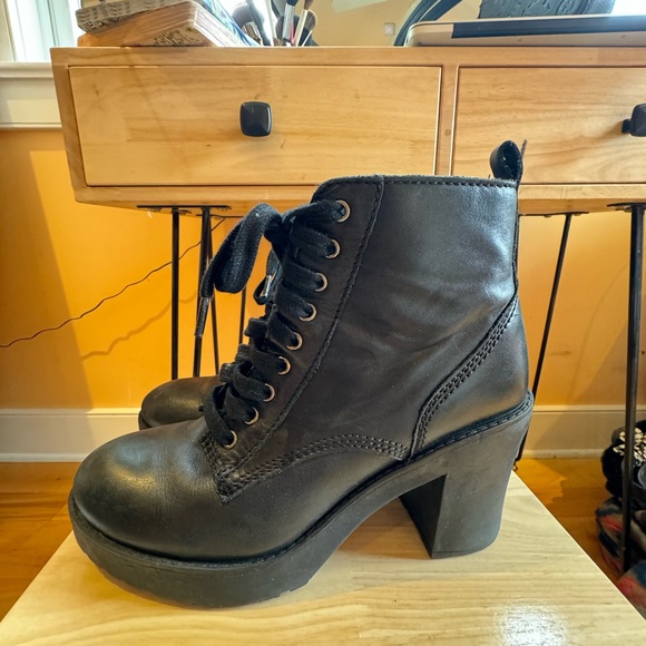 Steve Madden Booties - Picture 3 of 4